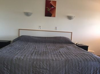 Others 4, Voyageur Motel, Thunder Bay