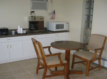 Others 5, Utica Rest Inn, Oneida