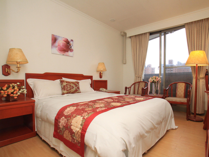 Bedroom 5, Crown Hotel, Yilan