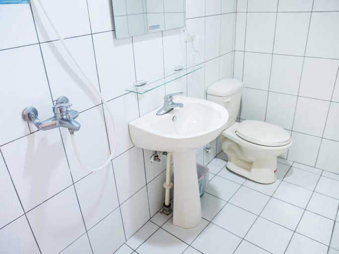 Bathroom 4, Delicateperfume-Ruifang Station, New Taipei City