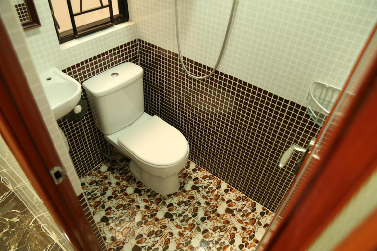 Bathroom 5, Manila Guest House, Kowloon