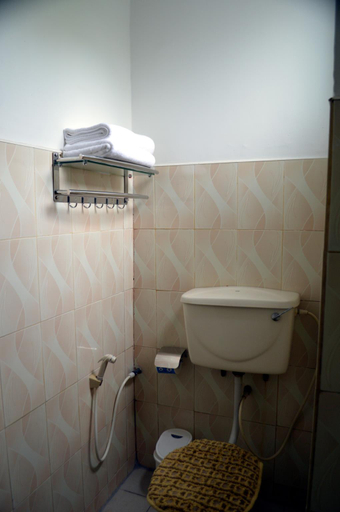 Bathroom, Cinnamon Airport Residencies, Katana