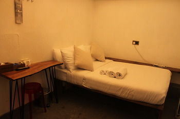 Others 2, Just As Inn, Kowloon