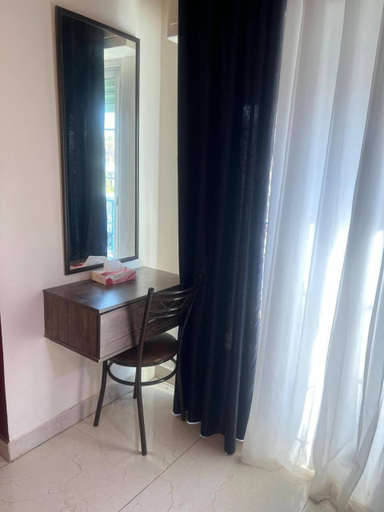 Others 4, Larnaka Hotel, Wadi Essier