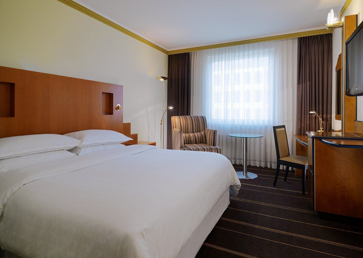 Bedroom 2, Safmar Palace Hotel Moscow (ex.Sheraton Palace), Northern