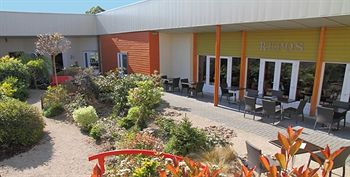 Property Grounds 4, Auberge des Moissons, Marne