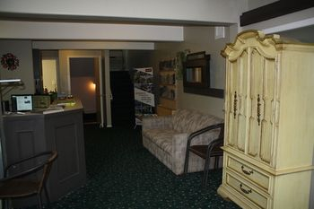 Others 5, Monashee Lodge, Columbia-Shuswap