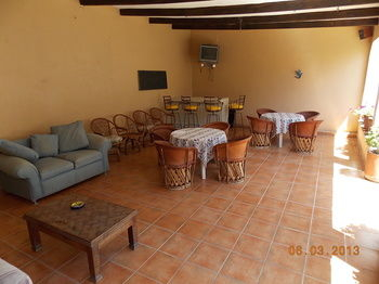 Others 2, Hostel Inn, Allende