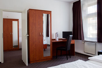 Guestroom 4, Eckstein, Berlin