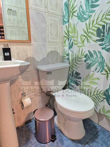 Bathroom 3, Hostal del Bosque, Cautín