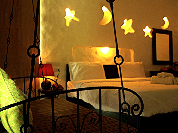 Bedroom 2, Royal Good View Resort & Farm, Suan Phung