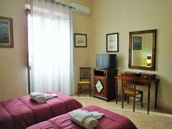 Others 2, I Cappuccini Rooms, Catania