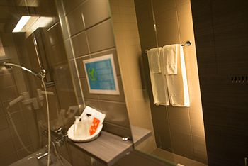 Bathroom 1, Hotel Excelsior, West-Vlaanderen