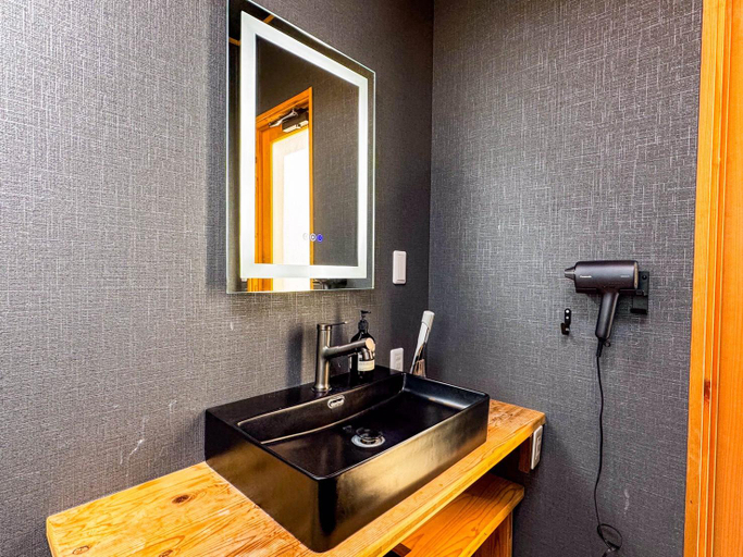Bathroom 3, HOLE37, Tsukuba