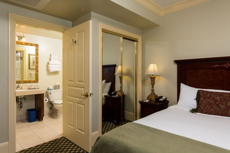 Bedroom 2, Hotel Diamond, Butte