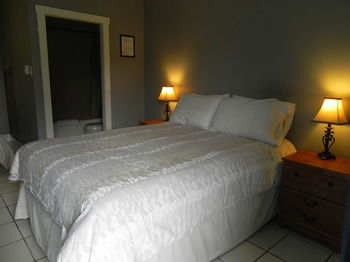 Others 3, Naramata Courtyard Suites, Okanagan-Similkameen
