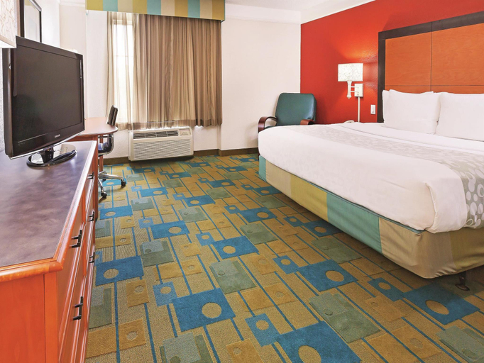 Bedroom 5, La Quinta Inn & Suites Houston Galleria Area, Houston