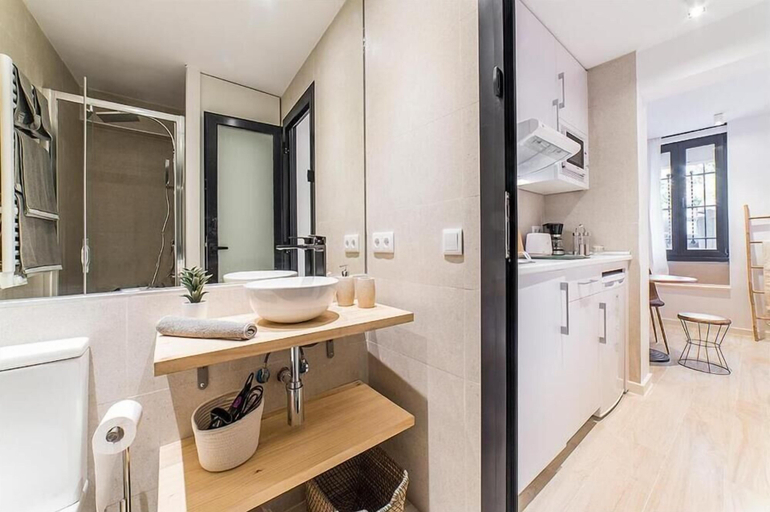 Bathroom, Apartamentos Madrid Rio, Madrid