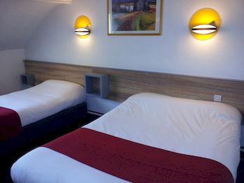 Others 4, Hotel Du Stade, Côte-d'Or