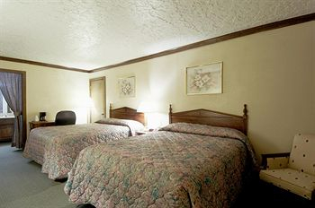 Others 2, Econo Lodge Inn & Suites, Oklahoma