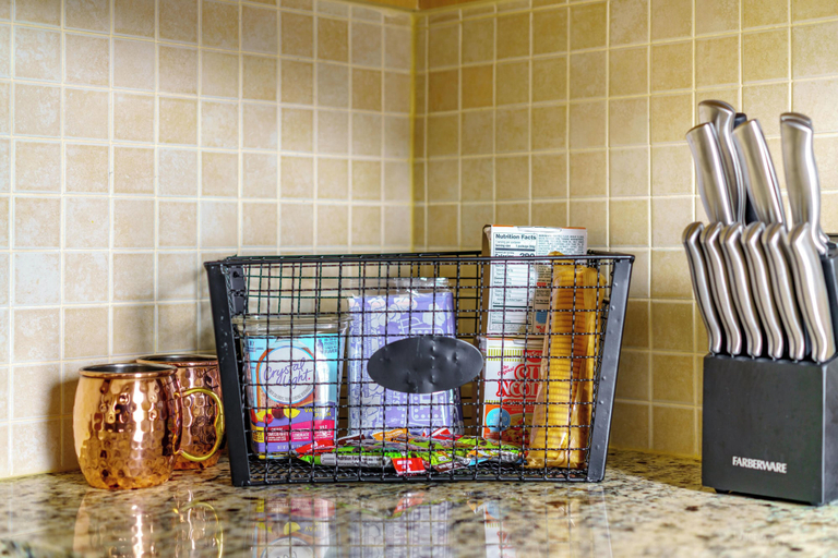Private kitchen 2, The Parkside by Jungle House – Short North Boutique Suites, Franklin