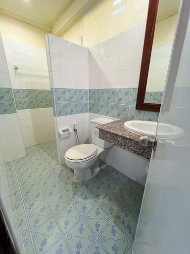 Bathroom 3, The Atnal Lanta, Ko Lanta