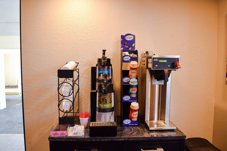 Food & Drinks, Motel 6 - San Antonio Northeast, Bexar