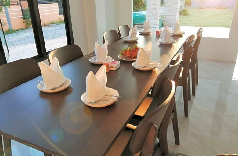 Food & Drinks 4, Uthaithani Resort, Nong Khayang