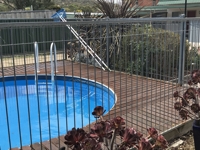 Sport & Beauty 5, Glenrowan Kelly Country Motel, Wangaratta - South