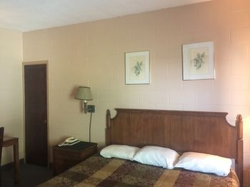 Others 5, Motel Du Parc, Gatineau, Communauté-Urbaine-de-l'Outaouais
