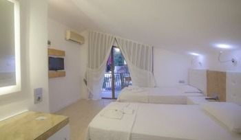 Others 2, Hotel Ferah, Kaş