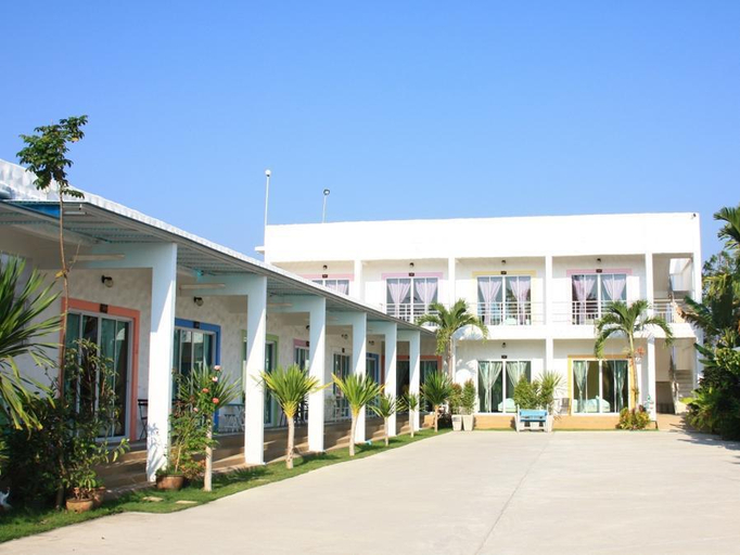 Others 4, Baan Chom Jan Suan Phung, Suan Phung