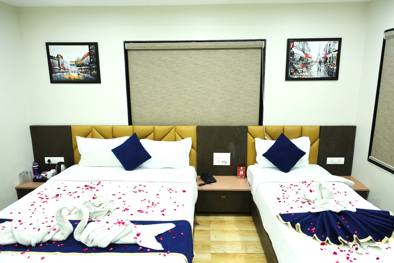 Room 5, Hotel Aaradhya inn, Devbhumi Dwarka