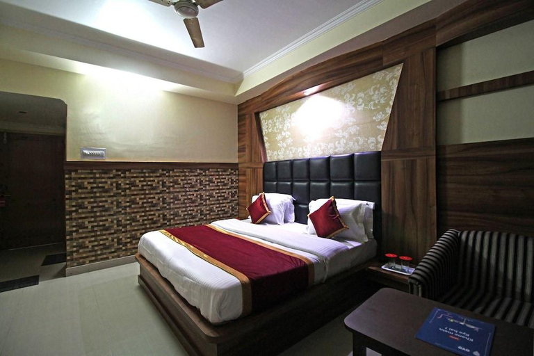Bedroom 5, Hotel Nek Katra, Reasi