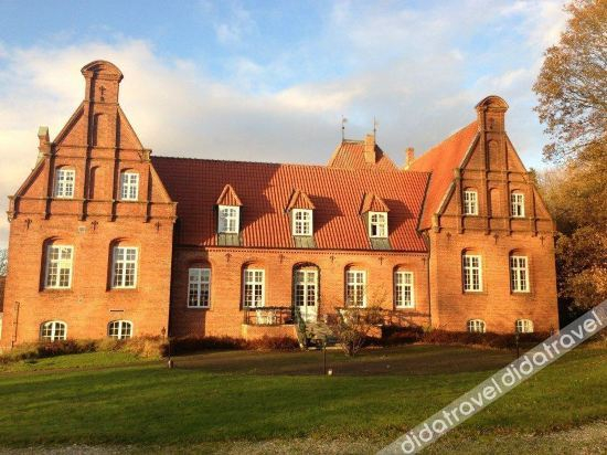 Others 2, Sophiendal Manor, Skanderborg