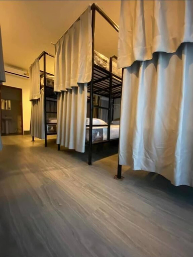 Room 4, Pie My Love, Vientiane