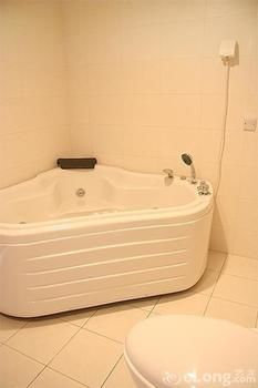 Others 5, Yizheng Hotel, Jinan