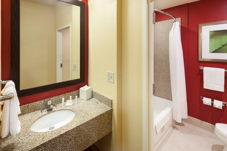 Bathroom 3, Comfort Inn Jackson North - Ridgeland, Hinds