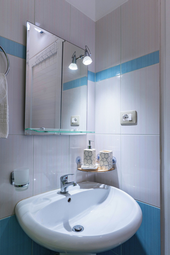 Bathroom 4, Eros Hotel, Sarandës