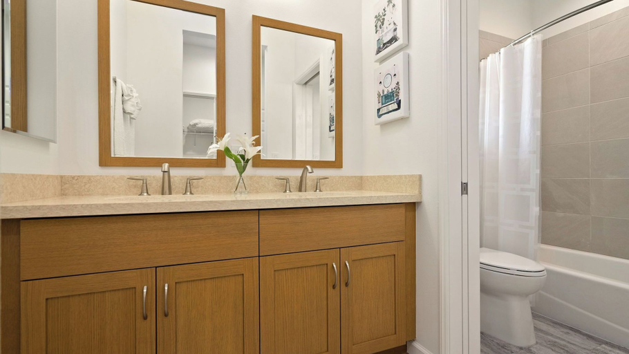 Bathroom, Alaula by Avantstay Gated Security Home w Valley, Ocean Views!, Honolulu
