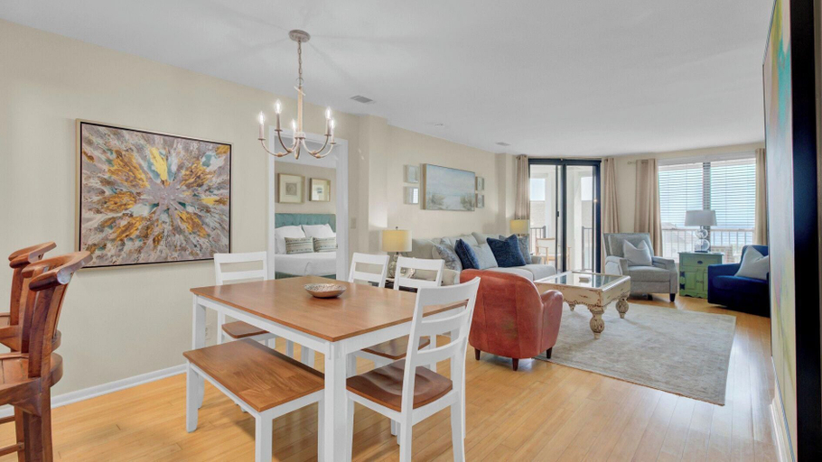 Interior 5, 411 Summerhouse by Avantstay Ocean-view Condo + Pool Access + Golf + Trails in Wild Dunes, Charleston