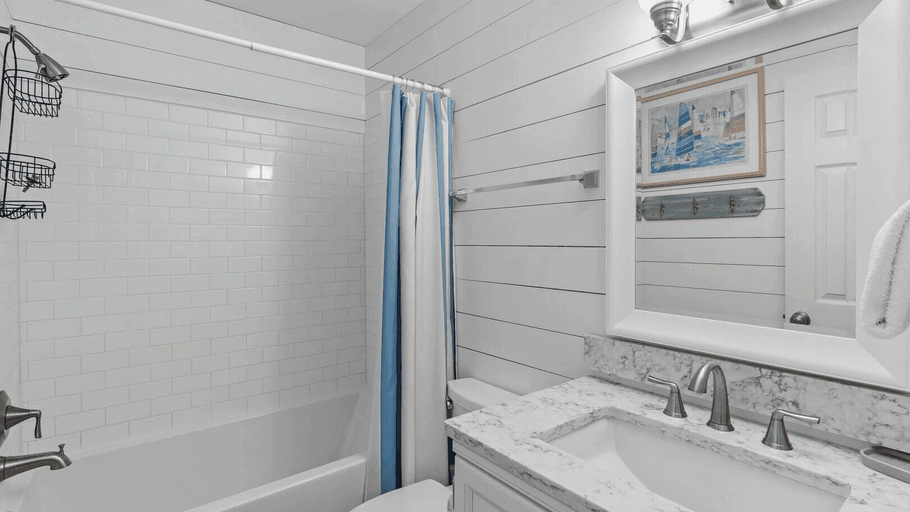 Bathroom 3, Blue Marlin by Avantstay Beachfront w/ Views, Pool Access, Beach Chairs, Bay