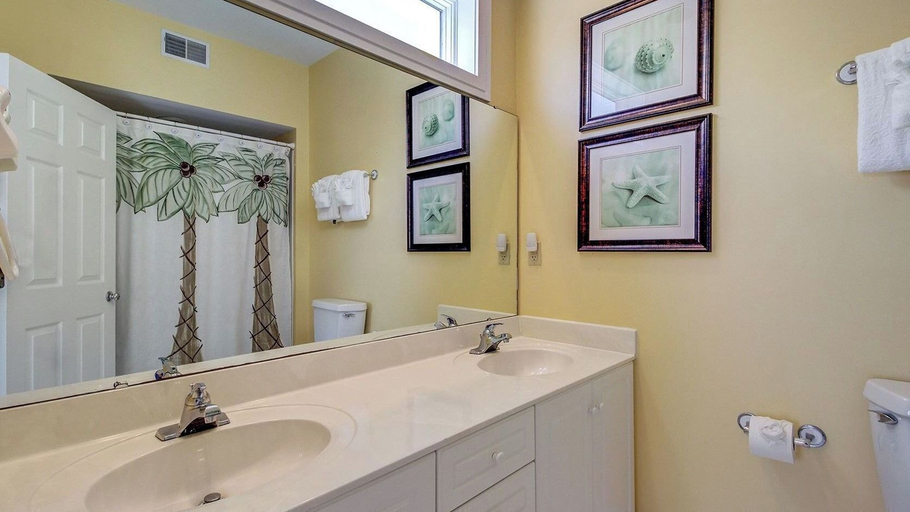 Bathroom 4, 103 Grand Pavilion by Avantstay Steps to Beach!, Charleston