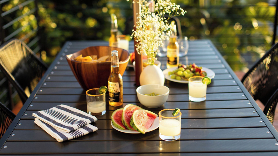 Food & Drinks 5, Avalon IV by Avantstay Mins to Gaslamp Beautiful Deck w/ BBQ, San Diego