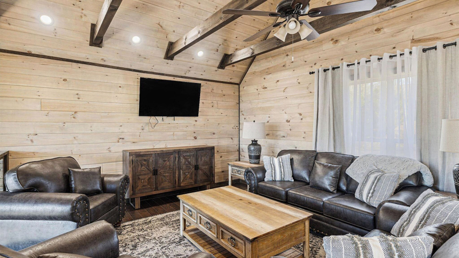 Interior 2, Vixen Run Lodge by AvantStay, Sevier