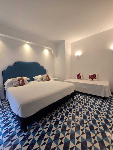 Room 4, Palmerie Luxury Apartments, Salerno