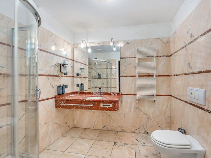 Bathroom 4, B&B HOTEL Habitat Giussano, Monza and Brianza