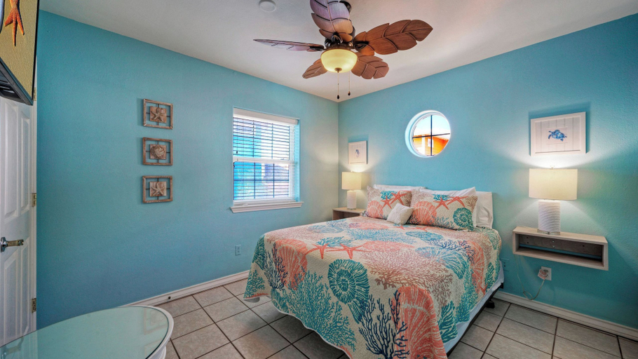 Bedroom 5, Sleeps 24 2 Homes w/ Beach Boardwalk Access & Deck Views Steps to the Beach, Nueces