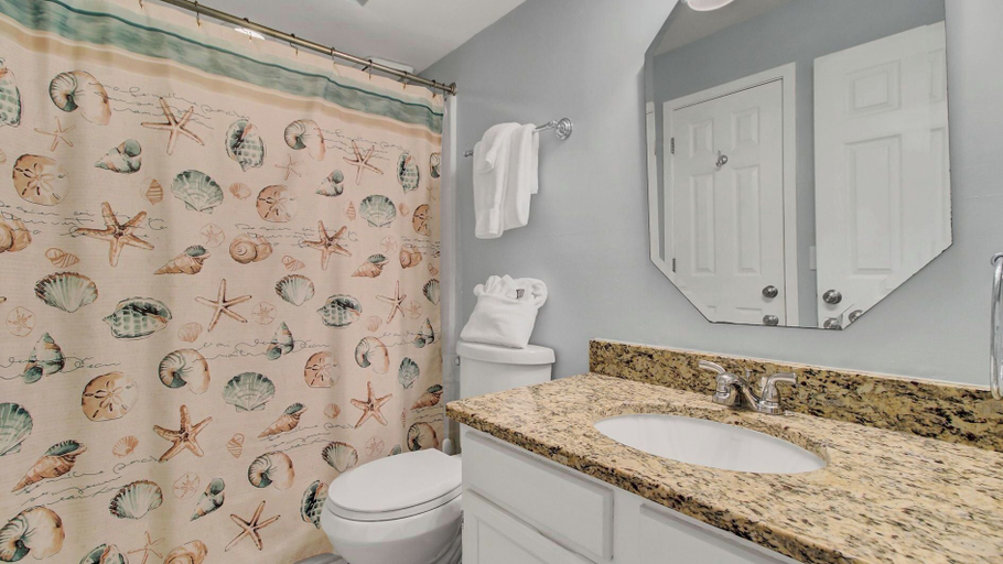 Bathroom, 103 H Tidewater by Avantstay Walk to Beach Community Pool, Charleston