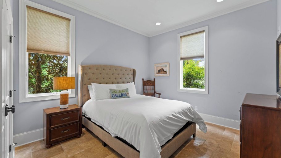 Bedroom 3, Flip Flop Therapy by Avantstay Lakefront Home w/ Game Room & Dock Access, Iredell